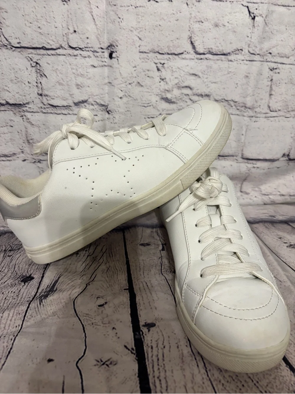 Girls White Shoes Size 4